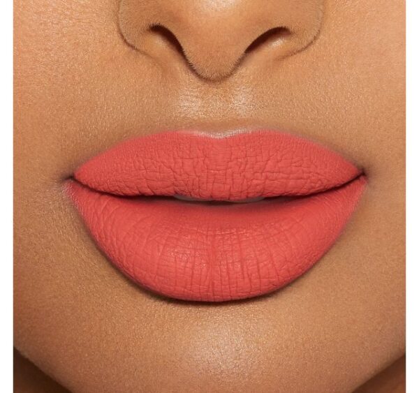 Kylie Cosmetics Show off Matte Lip Kit - Image 4