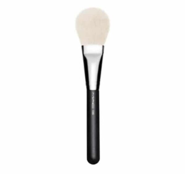 Mac 135S Large Flat Powder Brush