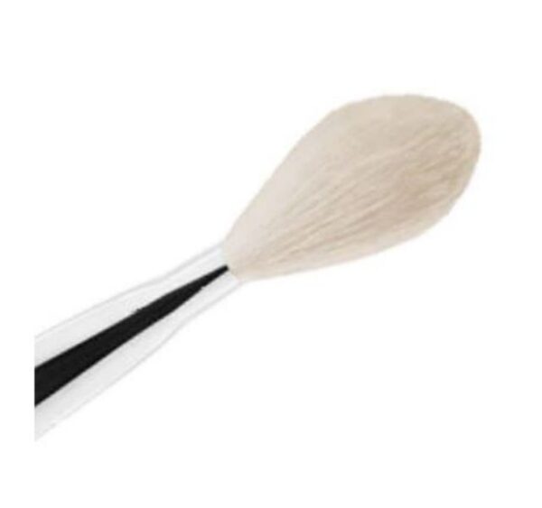 Mac 135S Large Flat Powder Brush - Image 2