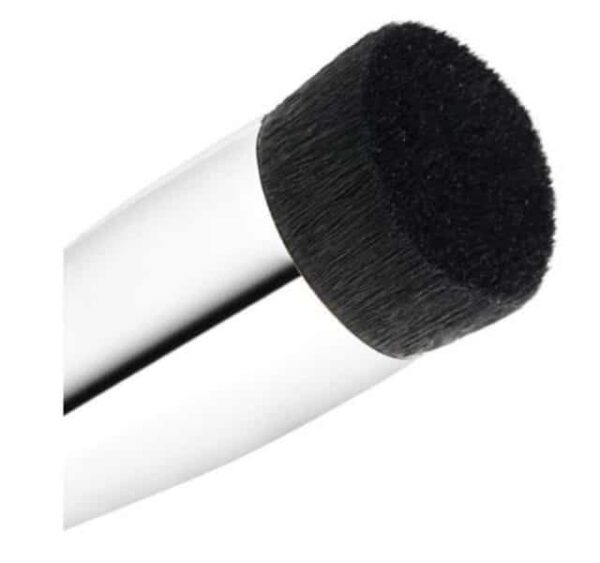 MAC 196 Slanted Flat Top Foundation Brush - Image 2