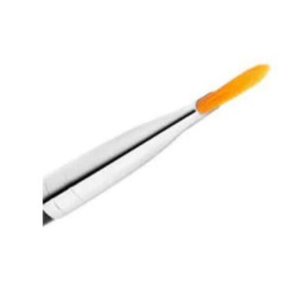 MAC 195 Synthetic Concealer Brush - Image 2