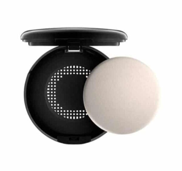 MAC Studio Fix Powder Plus Foundation NW20 - Image 3